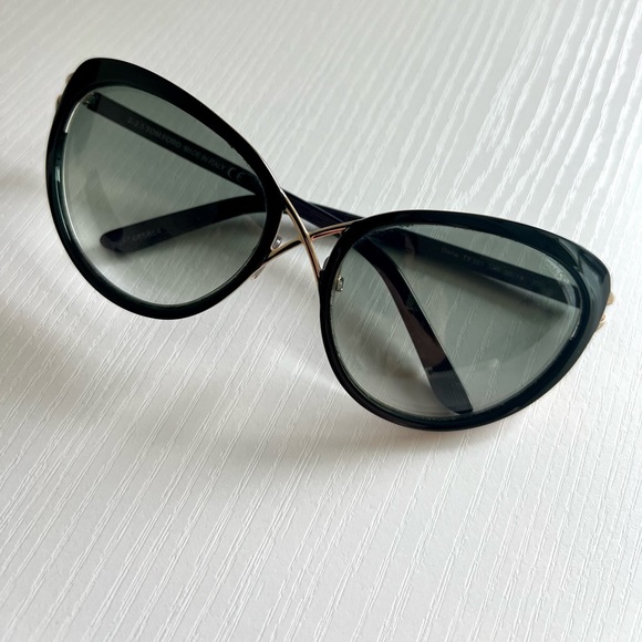 Tom Ford Daria TF 321 Sunglasses - Black - Picture 2 of 11